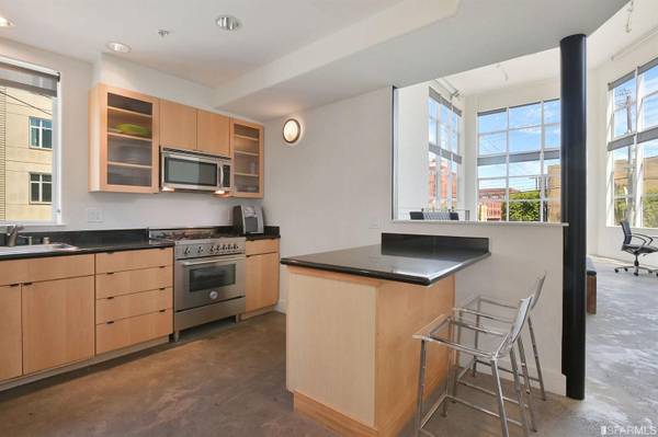 2BR/3BA Apartment · San Francisco photo 2