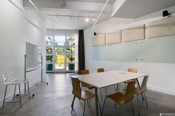 2BR/3BA Apartment · San Francisco photo 5