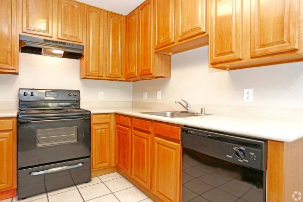 Apartments on San Jose Drive · Antioch photo 3