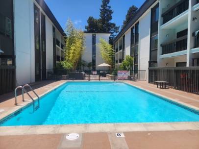 2BR/2BA Duplex on N El Camino Real · San Mateo photo 4