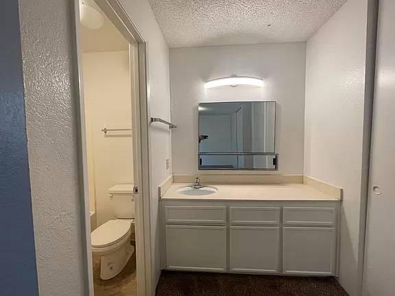 1BR/1BA Apartment · San Rafael photo 2