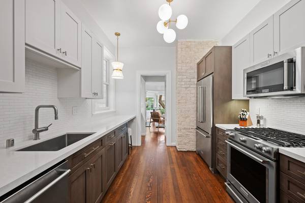 4BR/3BA Flat on Jackson · San Francisco photo 2