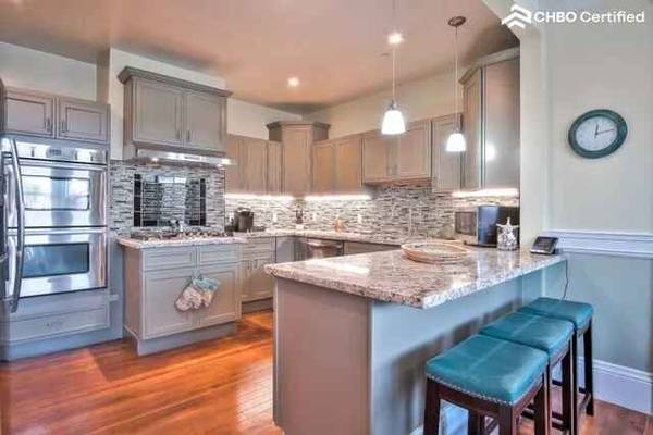 3BR/3BA Apartment on 24th St · San Francisco photo 5