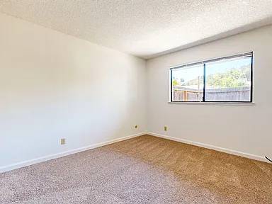 2BR/1BA Apartment on Neotomas Ave · Santa Rosa photo 5