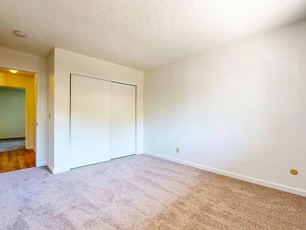 2BR/1BA Apartment on Neotomas Ave · Santa Rosa photo 4