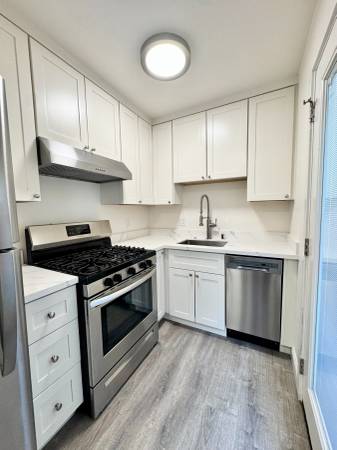 1BR/1BA Apartment on Farmers Ln · Santa Rosa photo 2