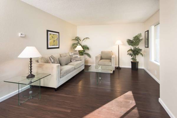 Apartments on East Avenue · Pleasanton photo 4