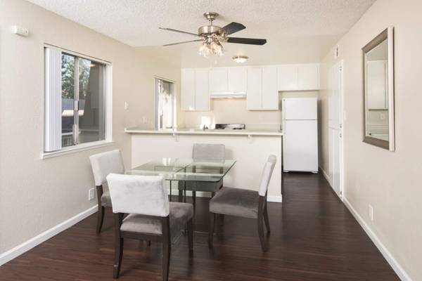 Apartments on East Avenue · Pleasanton photo 2