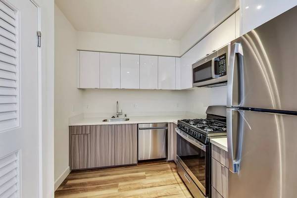 Apartments on 63rd Street Unit · Emeryville photo 2