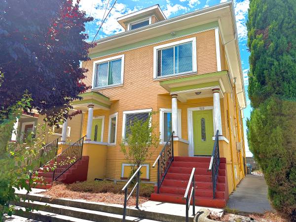 2BR/1BA Apartment on Apgar Street · Emeryville photo 3