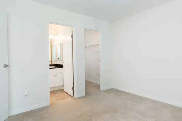 1BR/1BA Single Family House on Saint Francis Pl · San Francisco photo 5