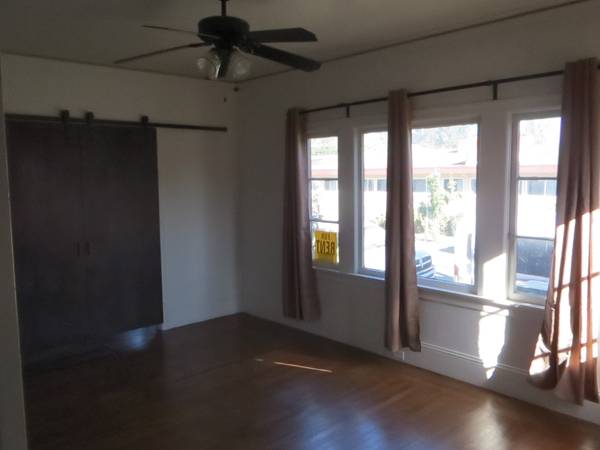 1BR/1BA Apartment on Fruitvale Ave · Oakland photo 2