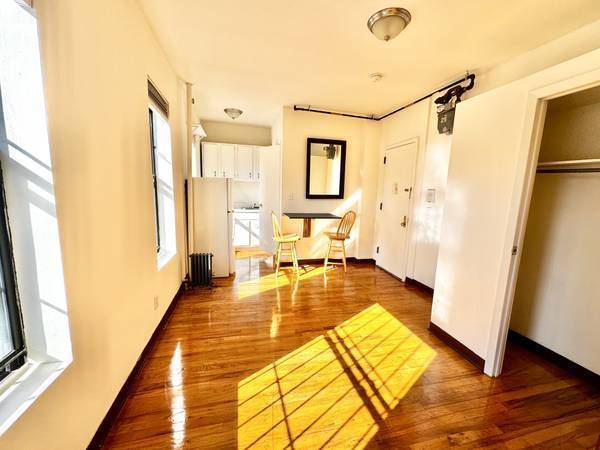 2BR/1BA Apartment · New York photo 4