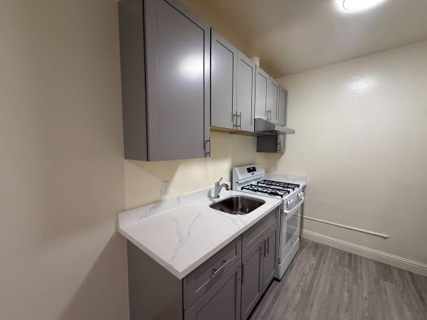 748 Jackson Street, San Francisco, CA 94133 photo 4