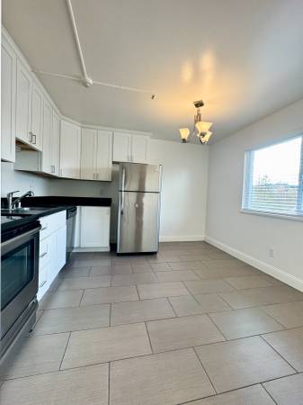 2BR/1BA Apartment on Atlanta Ct · Santa Rosa photo 2