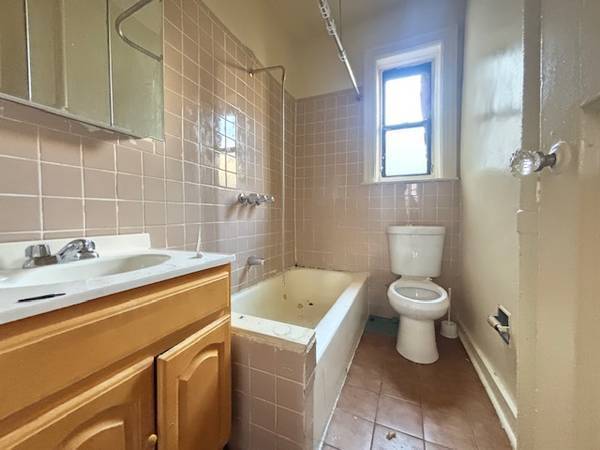 2BR/1BA Apartment · New York photo 5