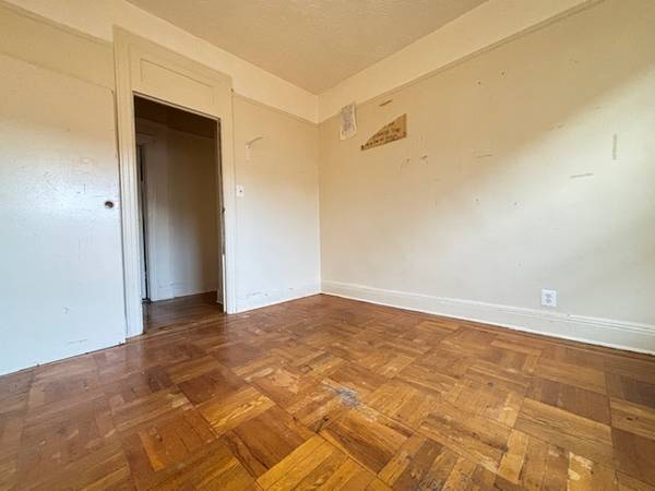 2BR/1BA Apartment · New York photo 4