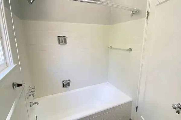 Bellevue Apartments photo 5