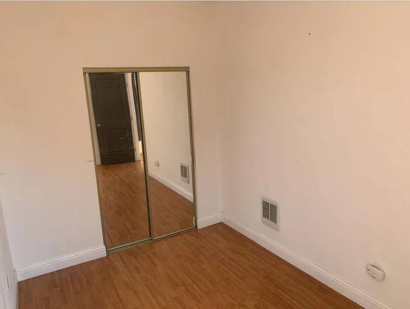 1BR/1BA Apartment · East Elmhurst photo 4