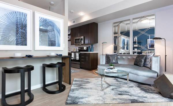 Apartments on Broadway · Oakland photo 2