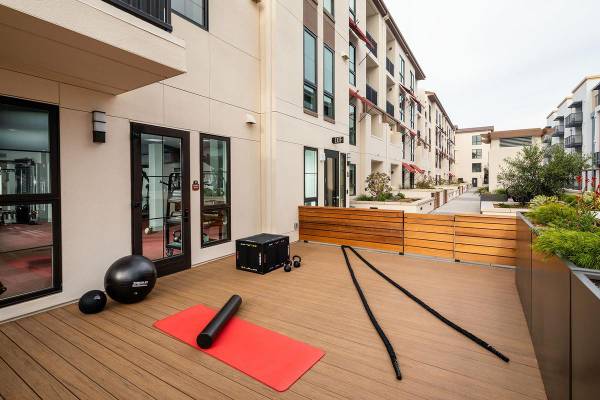 Apartments on S Delaware St · San Mateo photo 4