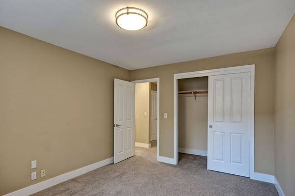 600 Whisman photo 5