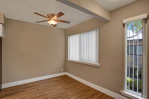 600 Whisman photo 2