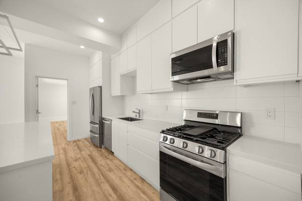 2BR/1BA Apartment · San Francisco photo 4