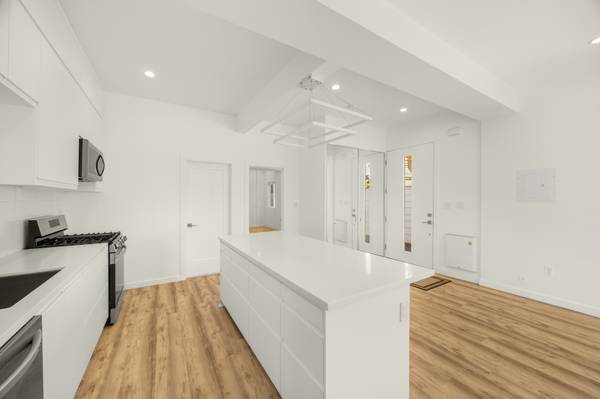 2BR/1BA Apartment · San Francisco photo 5