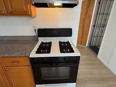 2BR/1BA Apartment on Harrison St · Concord photo 4