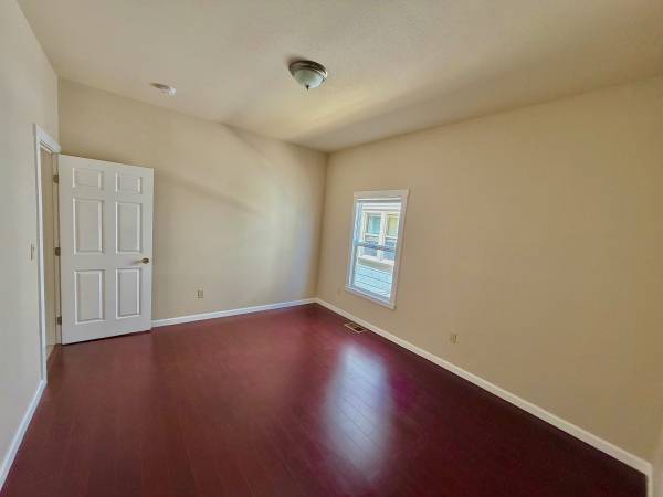2BR/1BA Apartment on Apgar Street · Emeryville photo 4