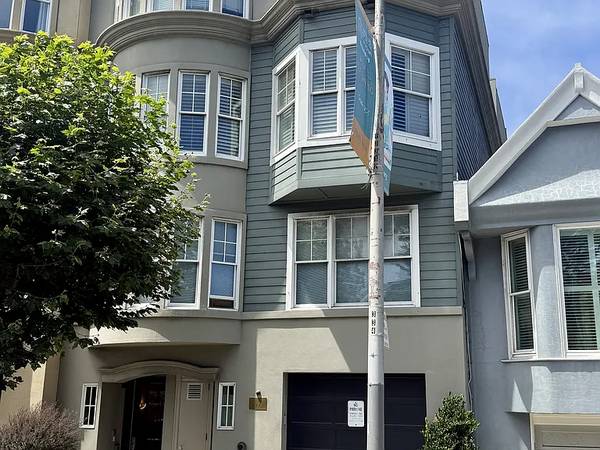 Charming 2 BR | 2.5 BA in Presidio Heights