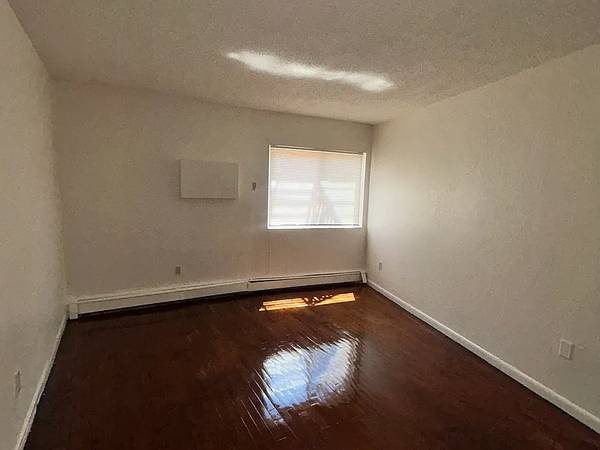 925 Jones Street Apartments photo 5