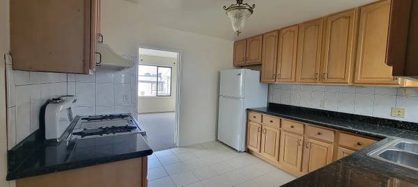 2BR/1BA Apartment on Clement St · San Francisco photo 5