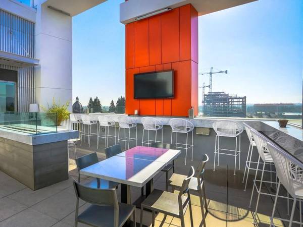 2BR/2BA Apartment on Marshall St. · Redwood City photo 2