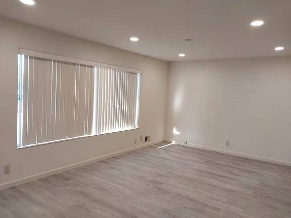 2BR/1BA Apartment · Mountain View photo 2