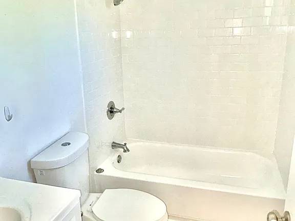 1BR/1BA Apartment · Mountain View photo 3