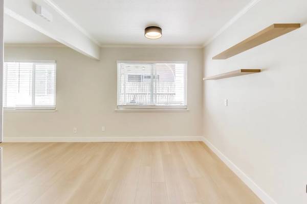 Apartments on Oak Grove Avenue Unit · Burlingame photo 5