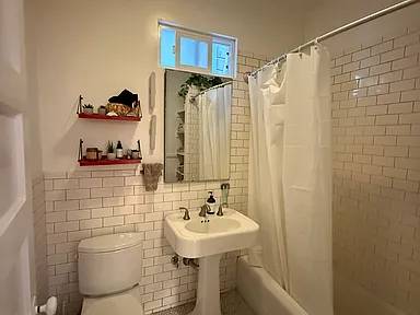 2BR/2BA Apartment on 4th Ave · San Francisco photo 4