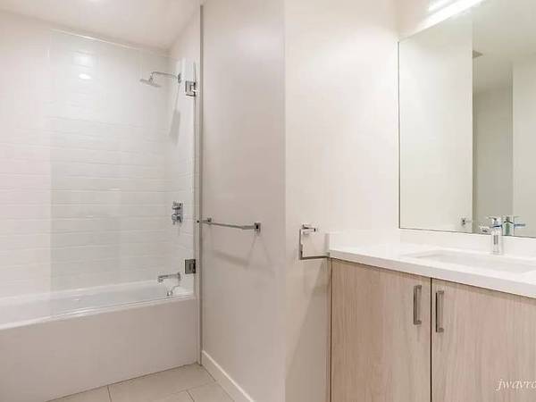 2BR/1BA Apartment · San Francisco photo 5