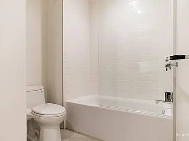 2BR/1BA Apartment · San Francisco photo 4