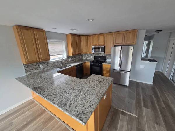 1BR/1BA Apartment · Fairfax photo 3