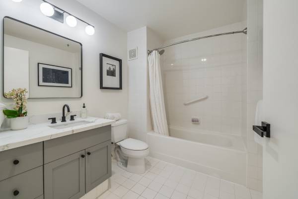 2BR/1BA Apartment · San Francisco photo 5