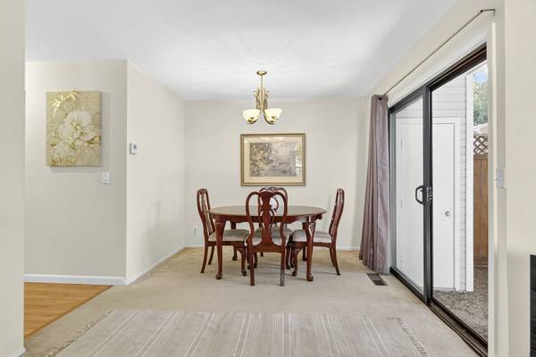 2BR/1BA Apartment · San Francisco photo 4