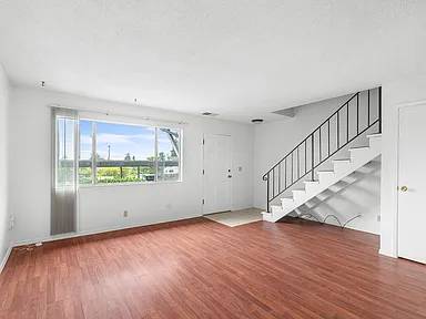 Two Story Townhouse with patio photo 4