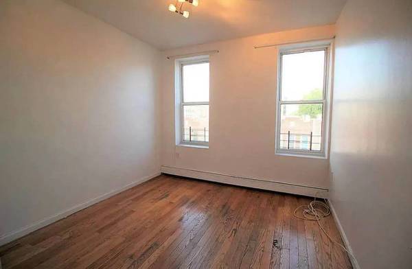 2BR/1BA Apartment · San Francisco photo 5