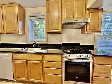 0BR/1BA Apartment on G St · Kentfield photo 3