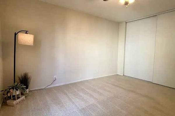 Del Medio Garden Apartments photo 4