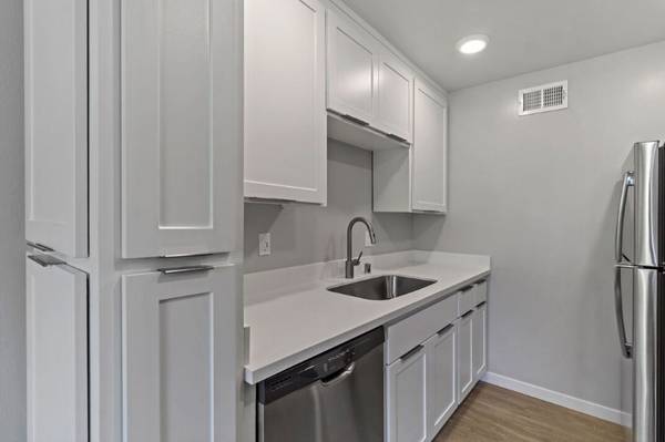 Apartments on California Street · Mountain View photo 2