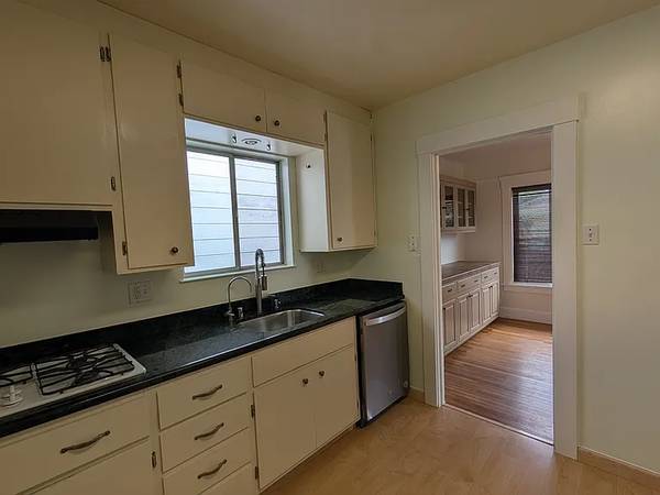 533 Oak Ave San Bruno, CA 94066 photo 3